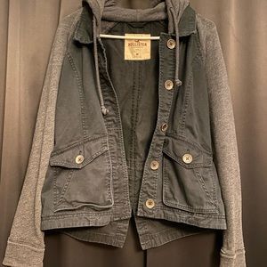 Medium sized Hollister jacket with grey sleeves and hoodie